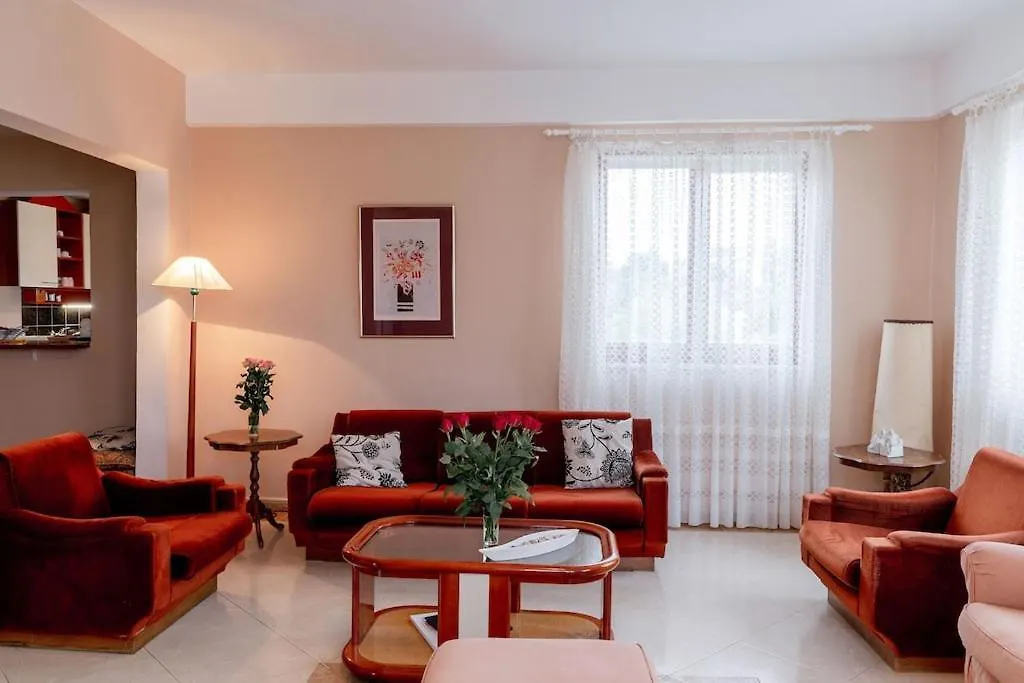 Villa Bijoux, Private Pool, 500M To The Sea And Two Apartments For Two Families Vodnjan