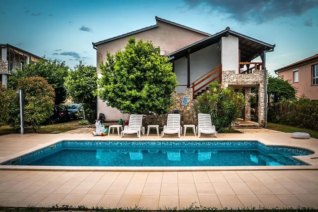 Villa Bijoux, Private Pool, 500M To The Sea And Two Apartments For Two Families Vodnjan 0*,  Croatia