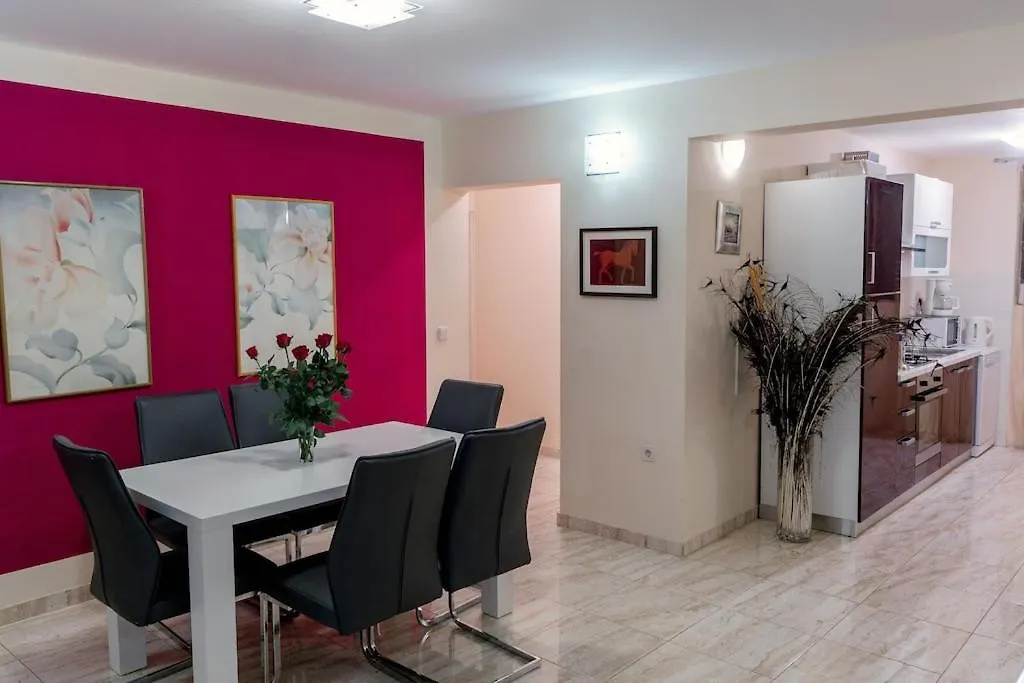 Villa Bijoux, Private Pool, 500M To The Sea And Two Apartments For Two Families Vodnjan Croatia