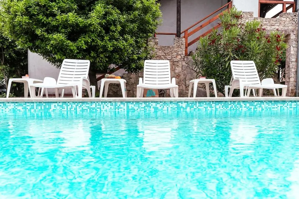 Villa Bijoux, Private Pool, 500M To The Sea And Two Apartments For Two Families Vodnjan 0*,  Croatia
