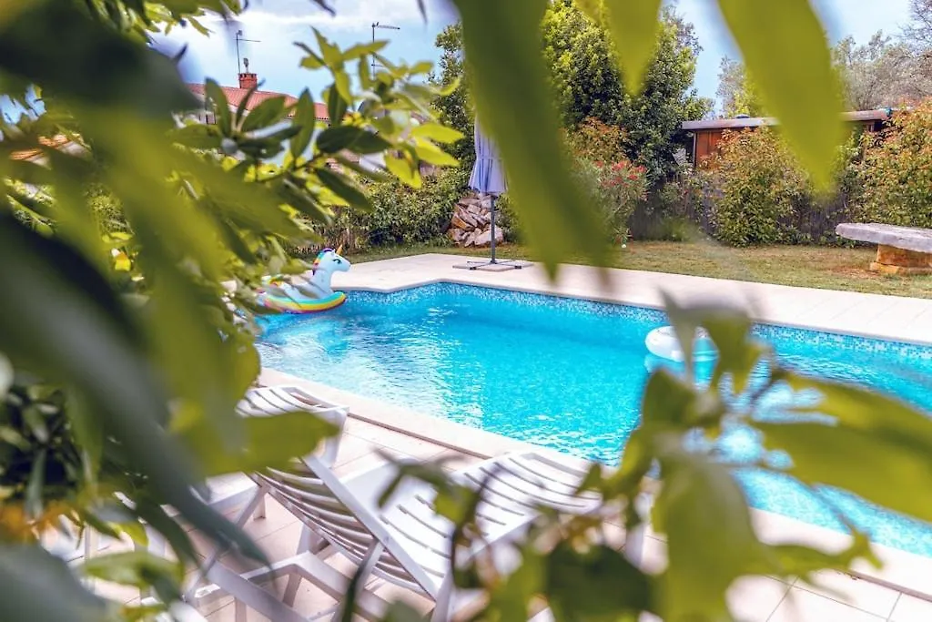 Holiday home Villa Bijoux, Private Pool, 500M To The Sea And Two Apartments For Two Families Vodnjan Croatia
