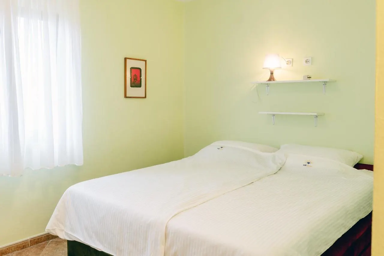 Villa Bijoux, Private Pool, 500M To The Sea And Two Apartments For Two Families Vodnjan 0*,
