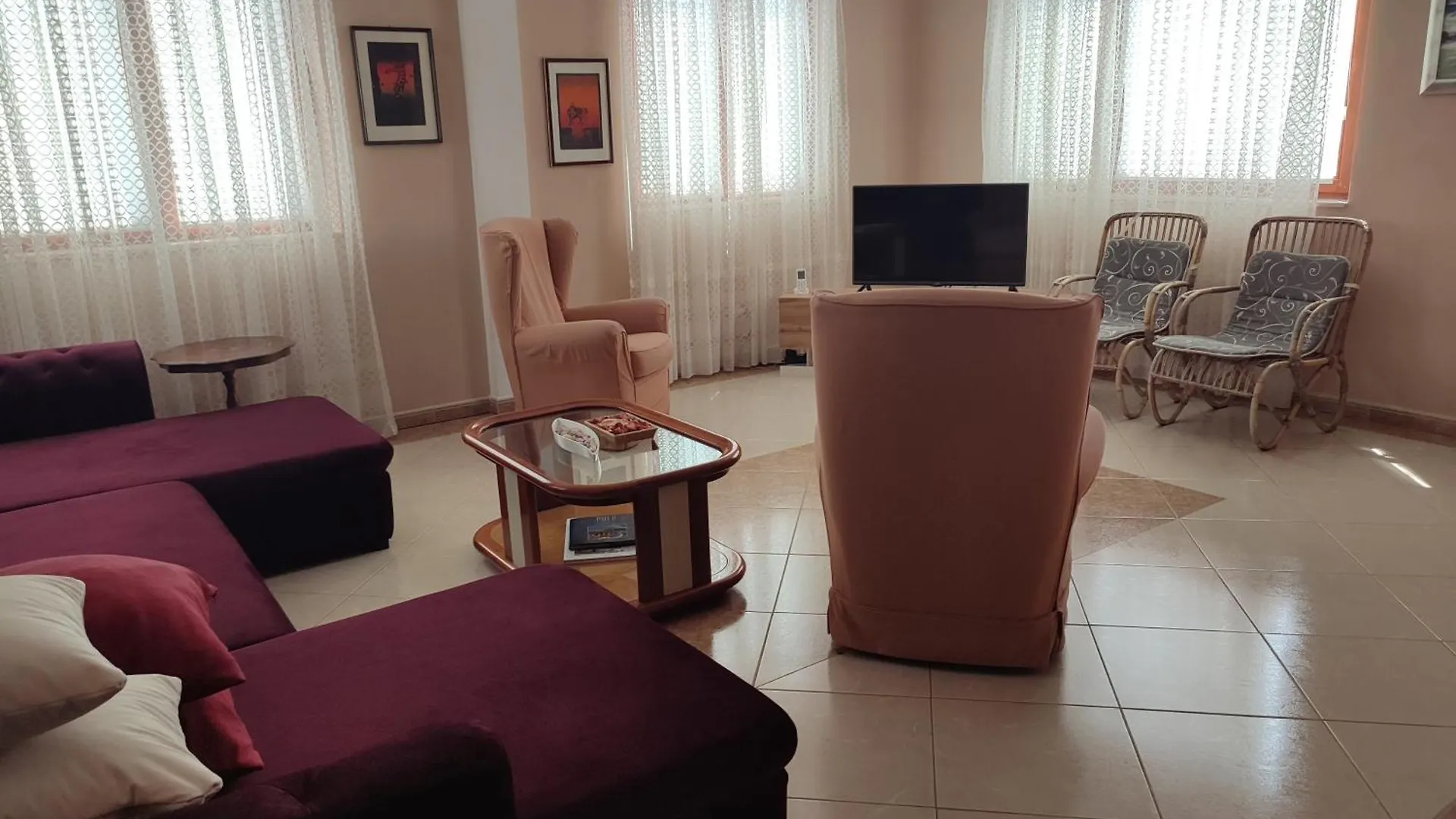 Villa Bijoux, Private Pool, 500M To The Sea And Two Apartments For Two Families Vodnjan Croatia