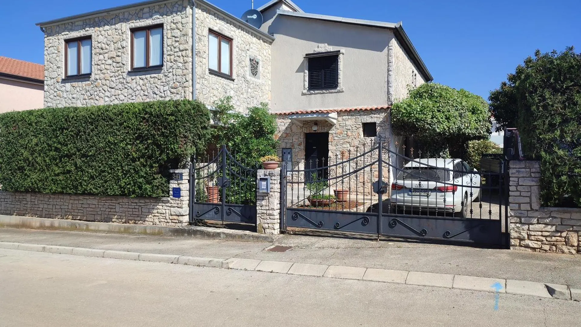 Villa Bijoux, Private Pool, 500M To The Sea And Two Apartments For Two Families Vodnjan