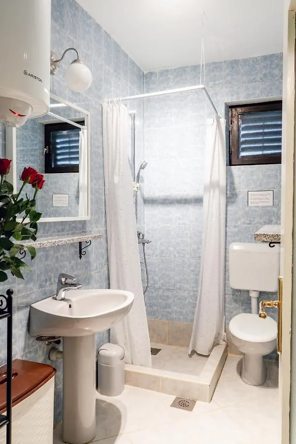 Villa Bijoux, Private Pool, 500M To The Sea And Two Apartments For Two Families Vodnjan Casa vacanze