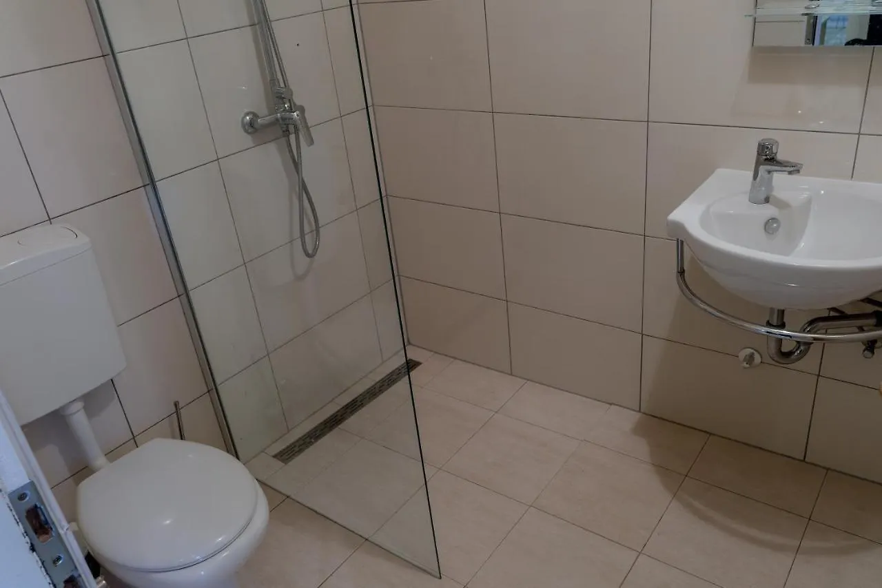 Casa vacanze Villa Bijoux, Private Pool, 500M To The Sea And Two Apartments For Two Families Vodnjan
